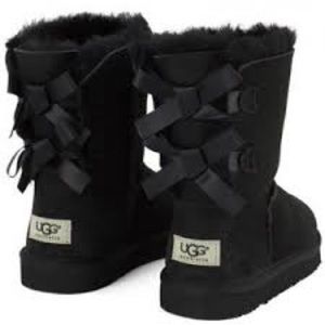 Kids Black Uggs with bows